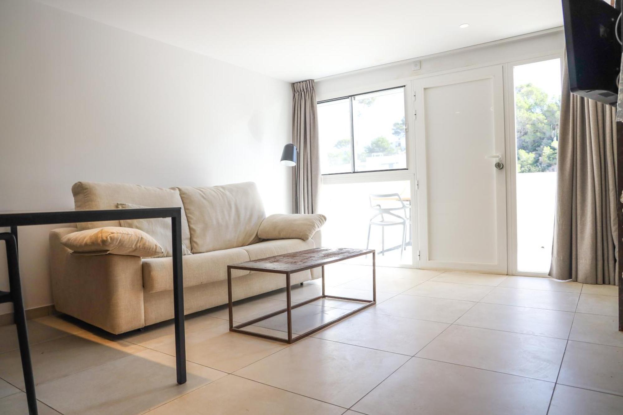 Cala Vadella Beachwalk Suites Room photo